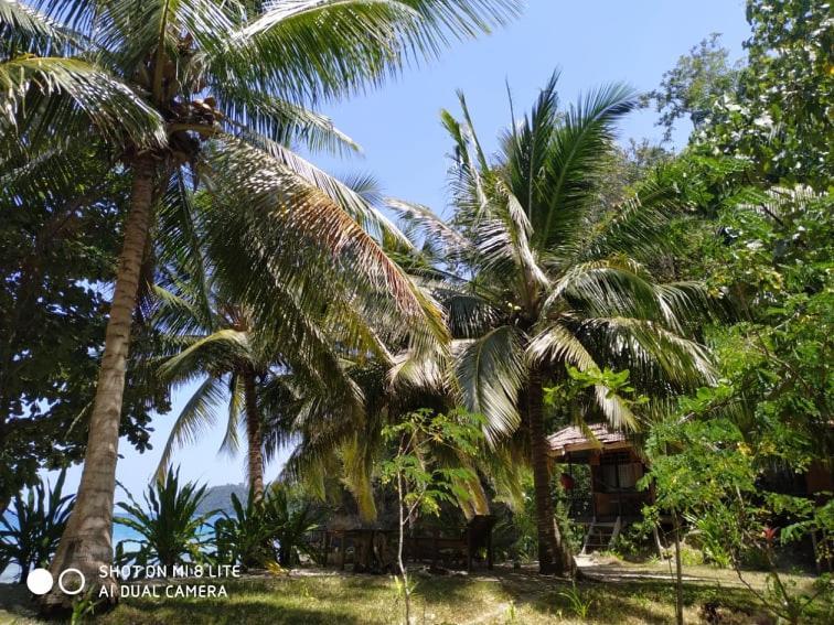 Sunset Beach Batudaka Luaran gambar